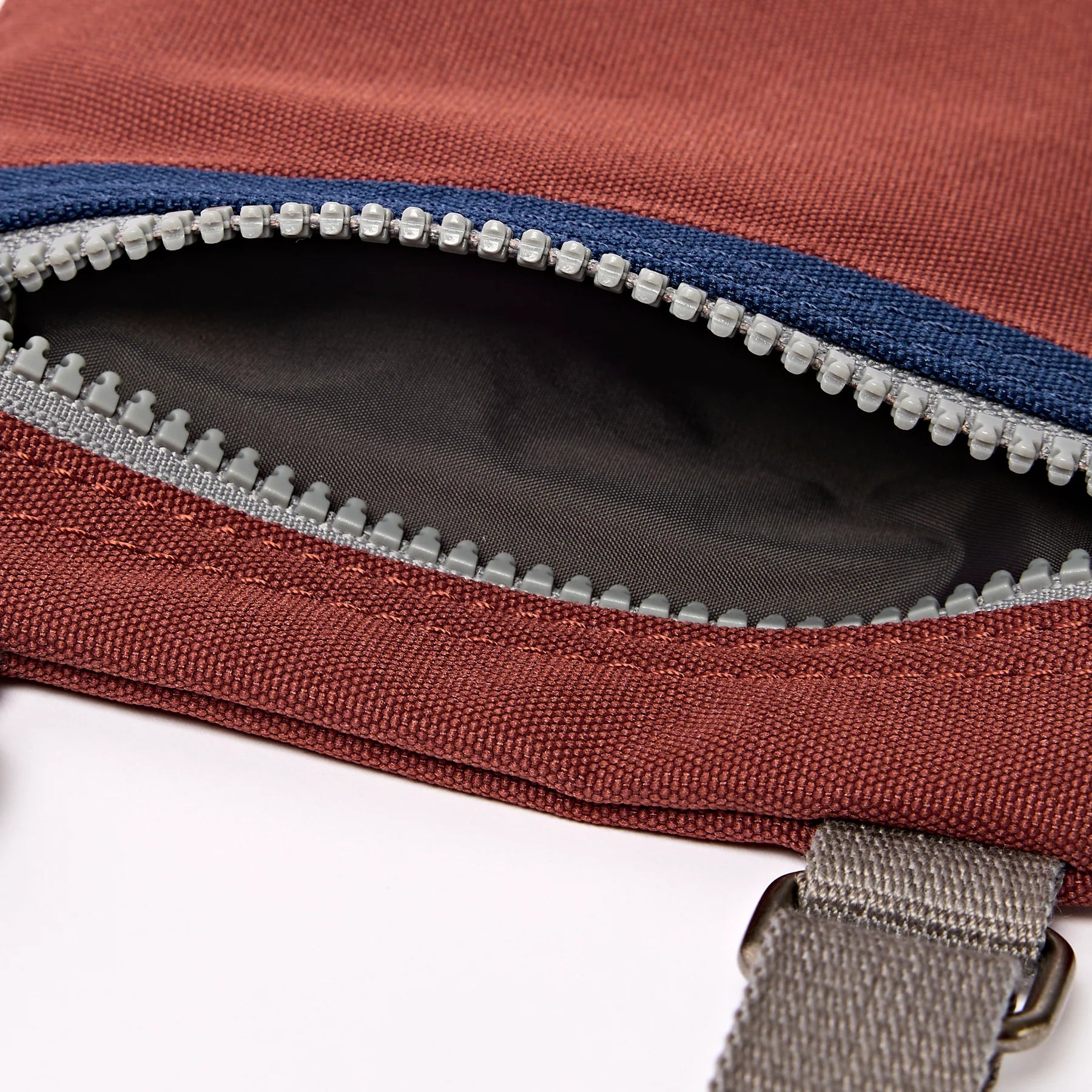 Henna Stripe Chelsea Travel Pocket (Canvas)