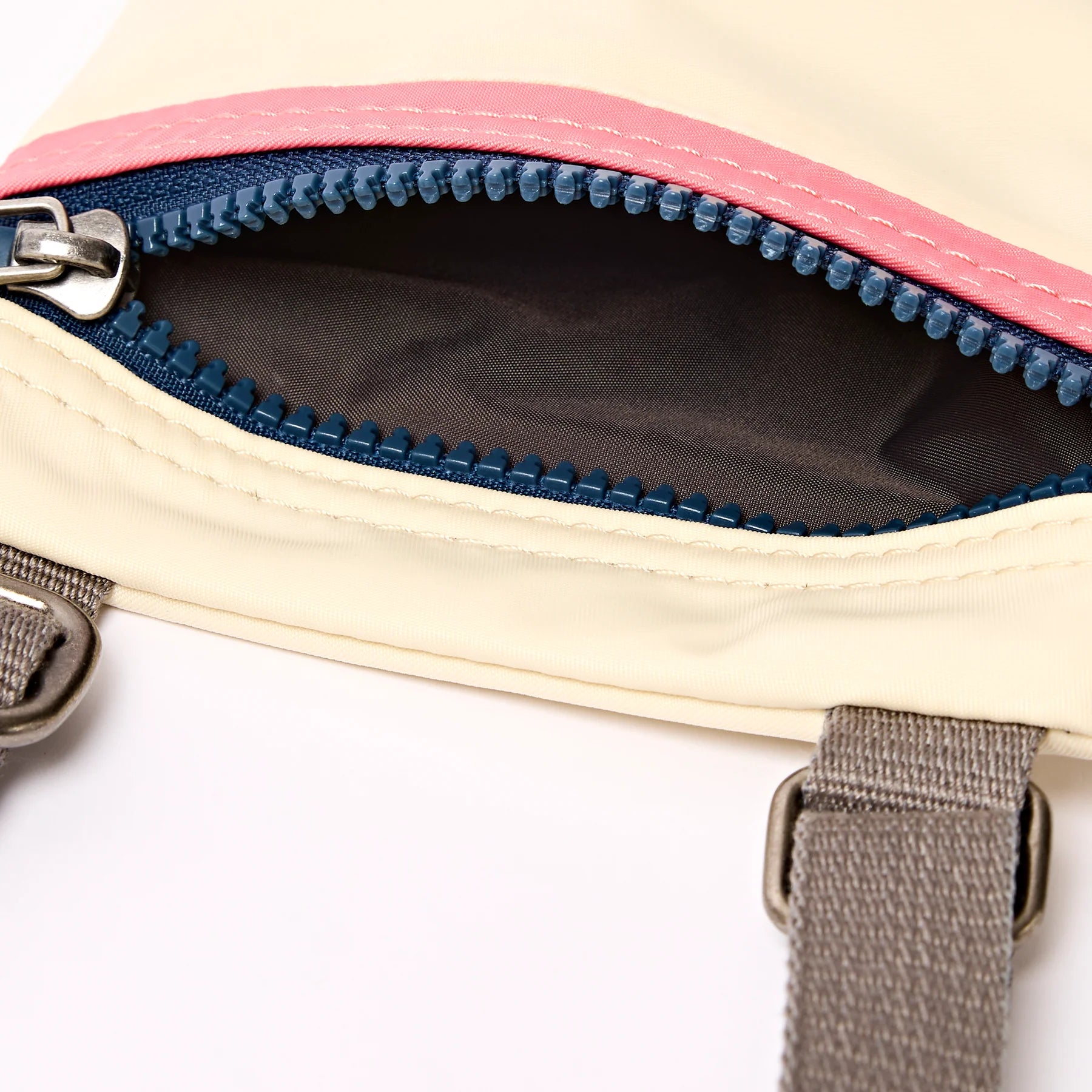Wax Paper Stripe Chelsea Travel Pocket