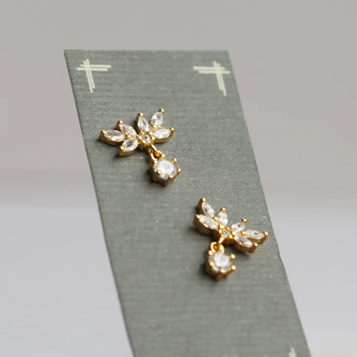 Oak Leaf Japanese Stud Earrings