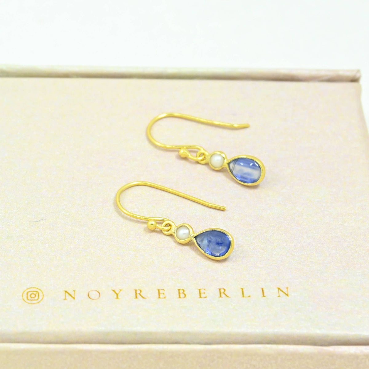 Maysie Earring Gold Plated Silver 925 - Blue Kyanite & Pearl