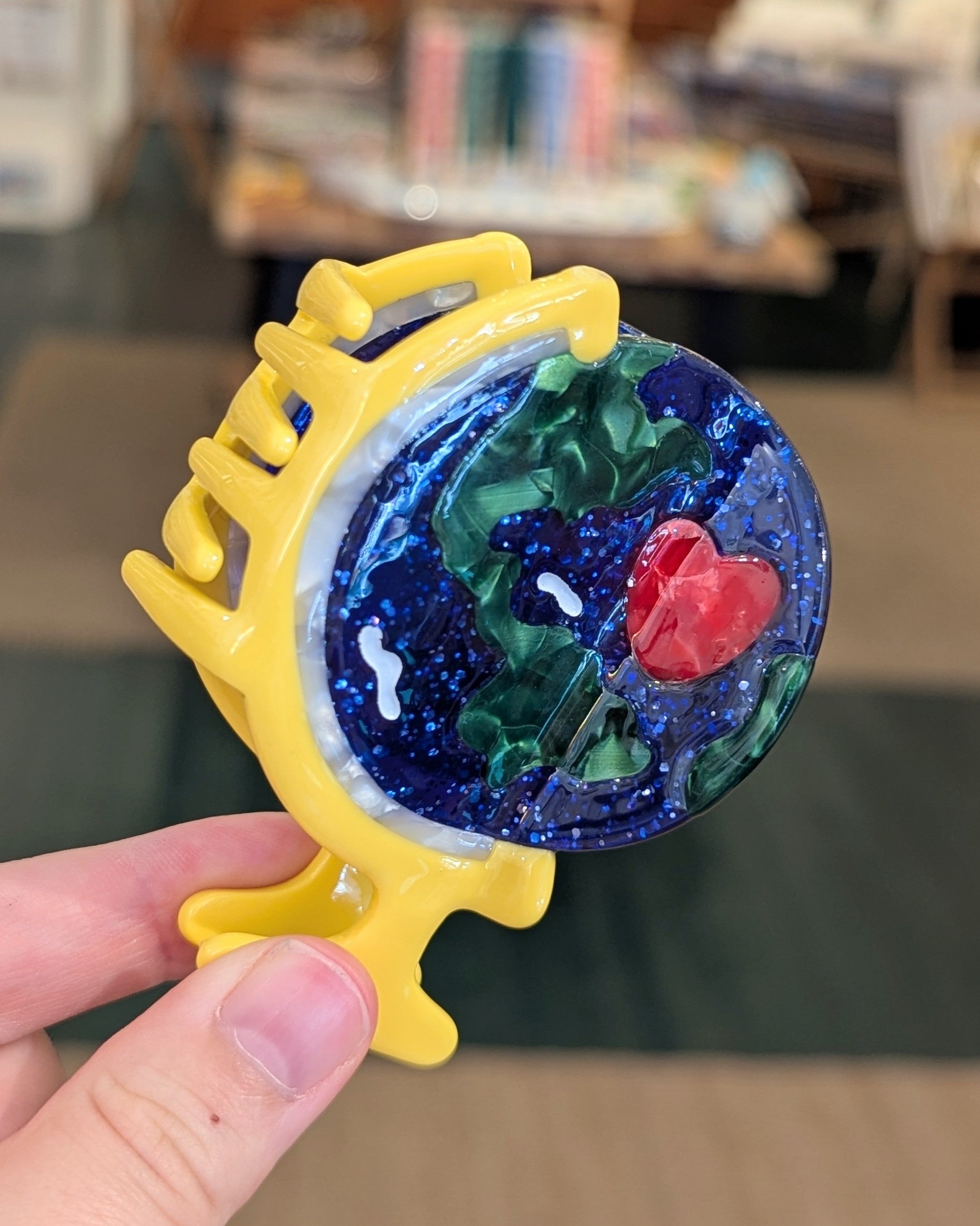 Globe Hair Clip